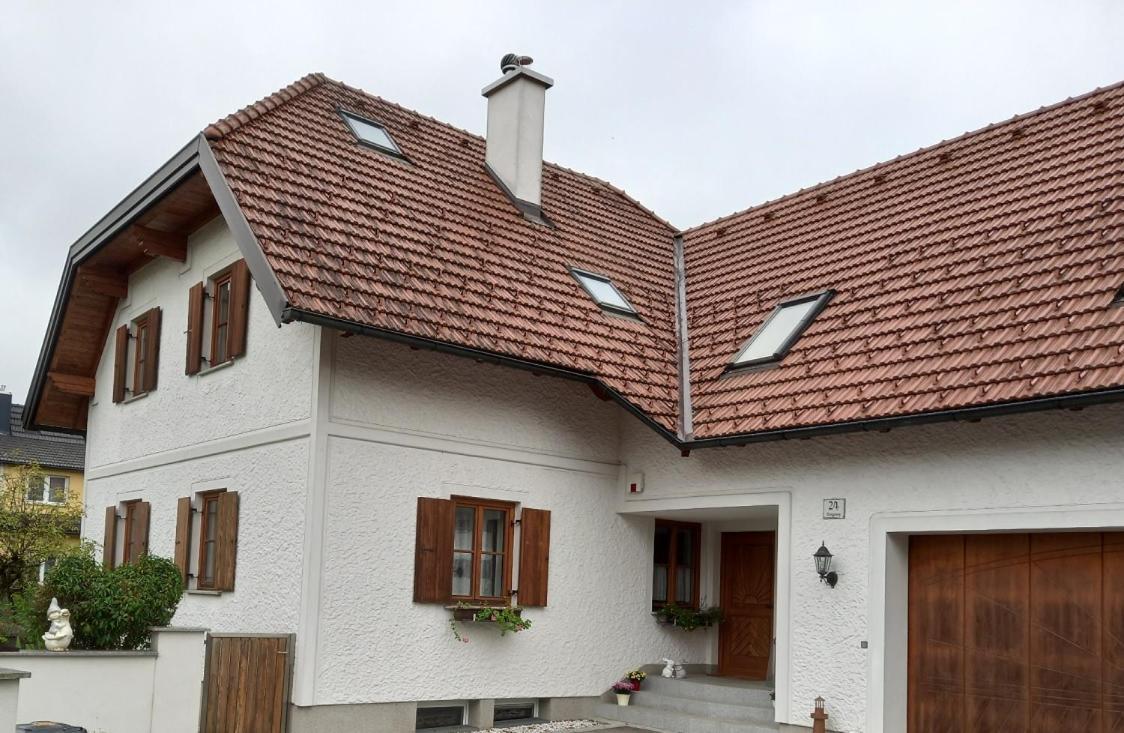 60 M² Ferienapartment Zentrumsnahe Mit Gartenbenutzung Steyr Exterior foto